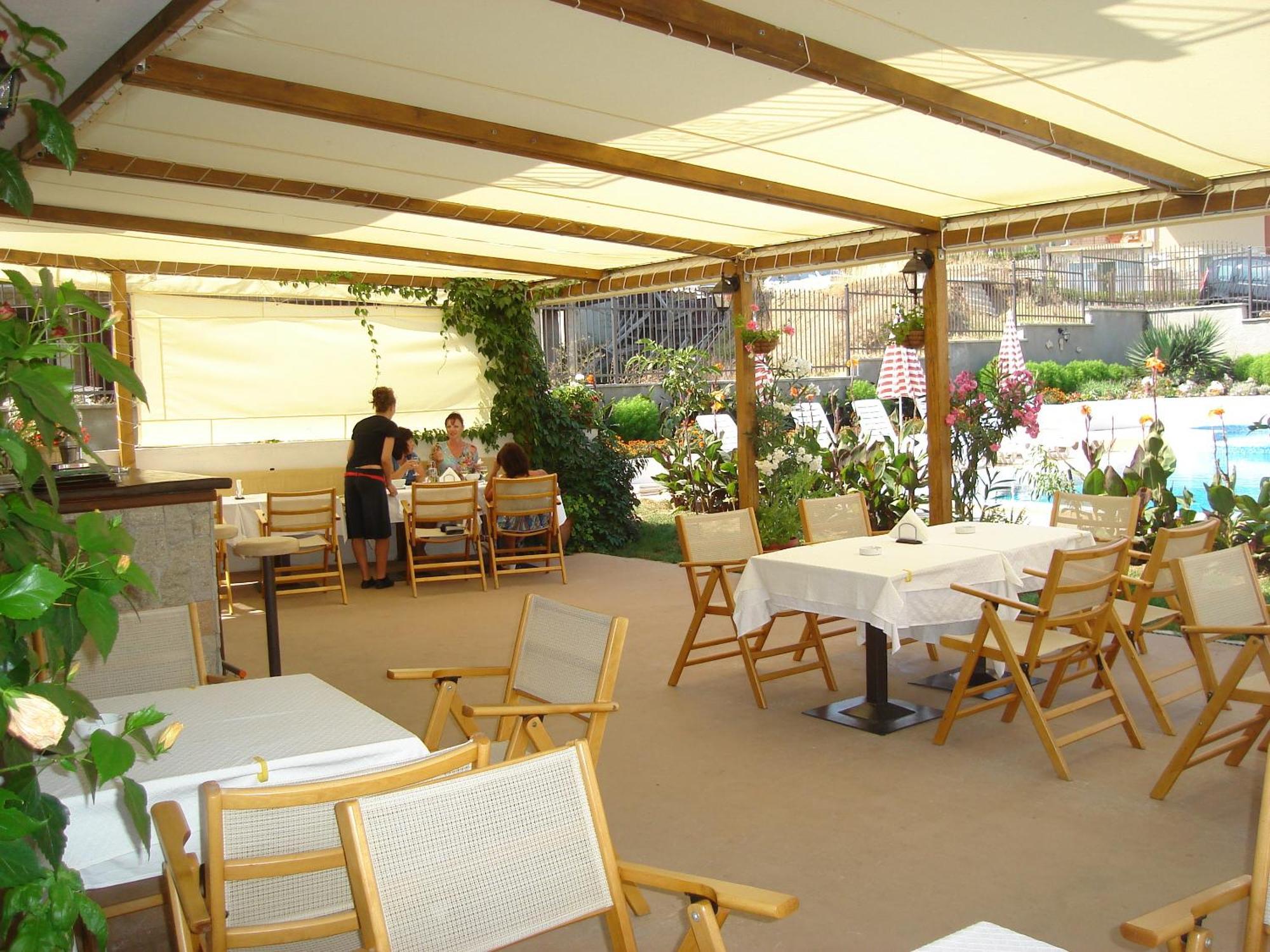 Family Hotel Muses 索佐波尔 外观 照片